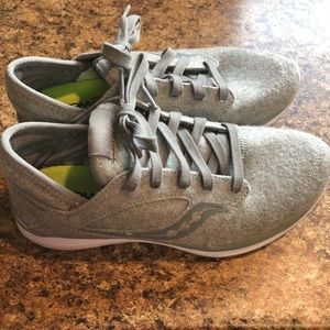 Saucony sneakers 8.5